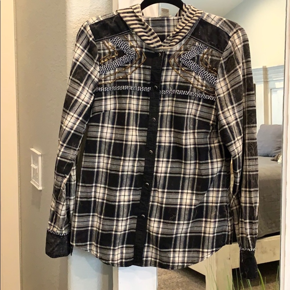 Gimmicks Flannel with Hood